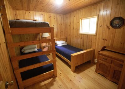 Bay Cabin guest bedroom